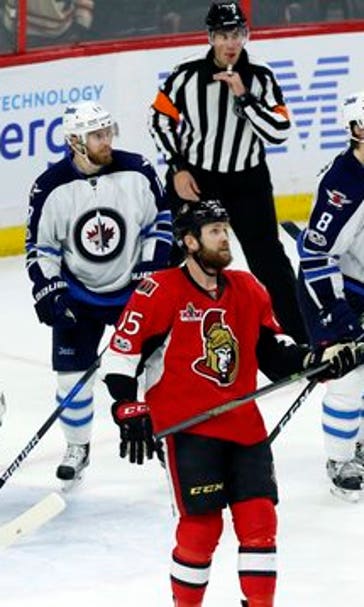 Hellebuyck makes 32 saves, Jets hold off Senators 3-2 (Feb 19, 2017)
